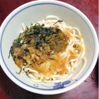 メカブおろしのぶっかけタヌキうどん【冷や】